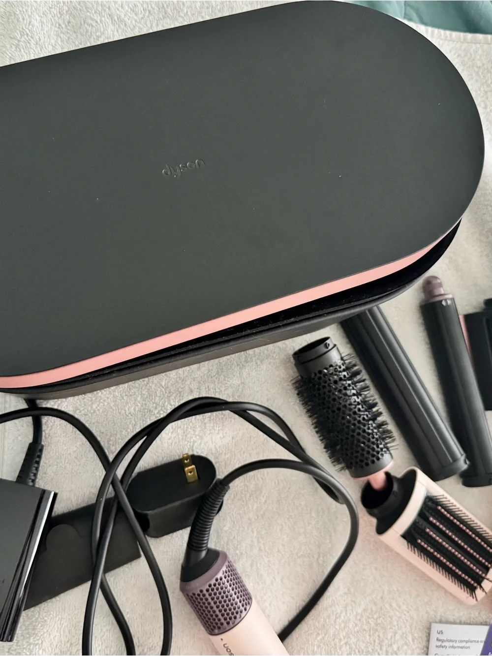 Dyson Airwrap Multi-Styler in Cream and Rose Gold with Attachments (authentic)